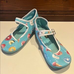 Cinak Kids Blue Donut and Cat Print Shoes 5 1/2